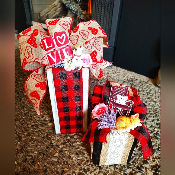 Handcrafted Decor - Picture 1 of 2